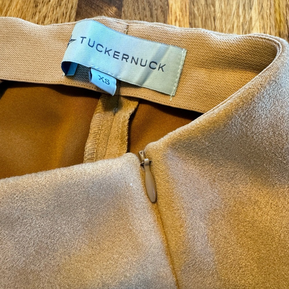 Tuckernuck Ashford faux suede tan crop kick flare pants. NWOT. Size XS.